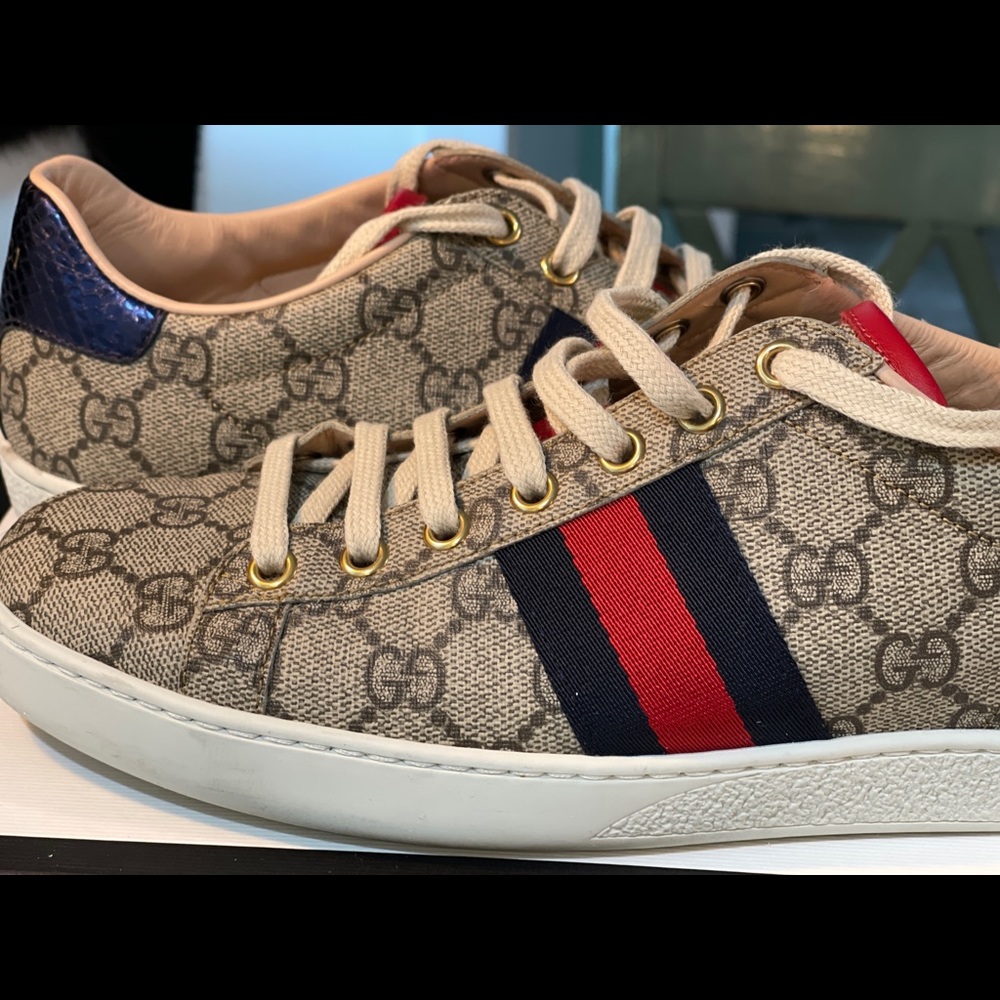 Gucci GG supreme AUTHENTIC sneakers